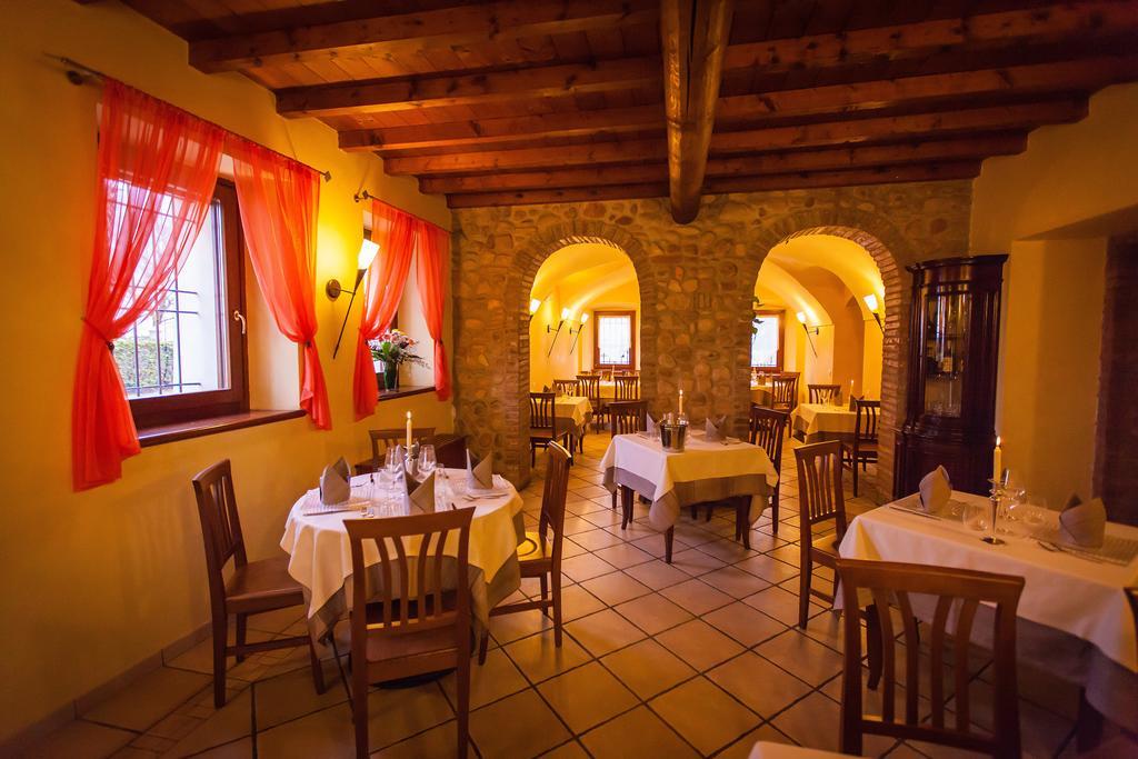 Hotel Alla Corte Dei Bicchi Cavriana Экстерьер фото