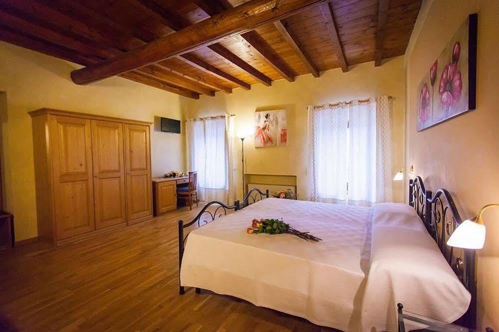 Hotel Alla Corte Dei Bicchi Cavriana Экстерьер фото